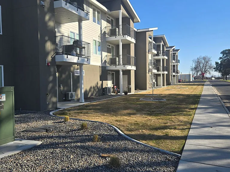 405 Willamette St — Photo 2