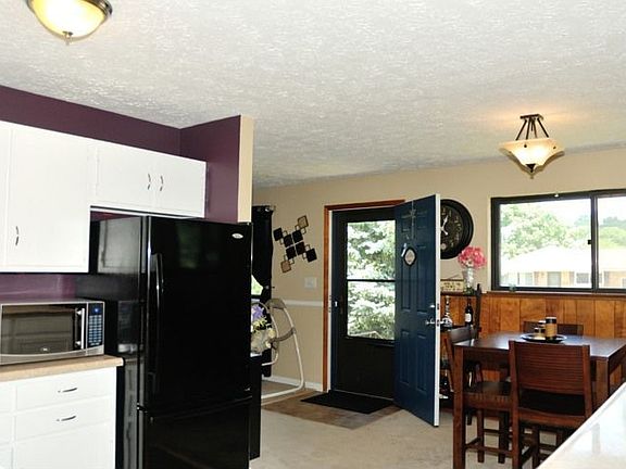 5th image of 1610 Kathy Ln