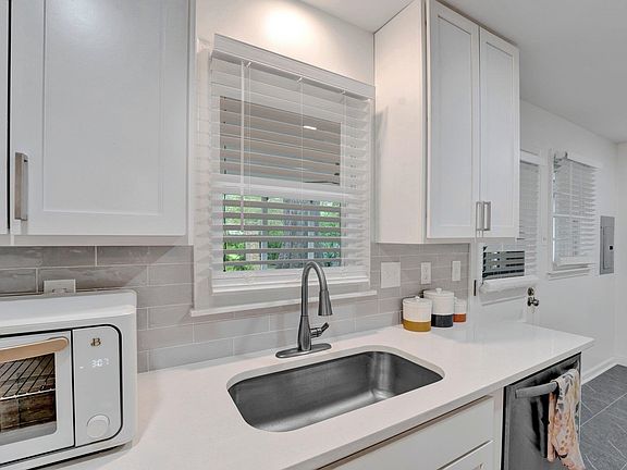 5th image of 4481 Kimball Ave