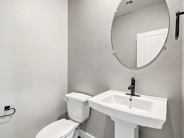 7110 Cass Ave — Photo 18