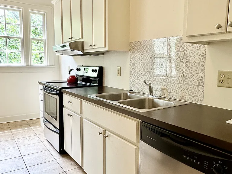 133 Felder Ave #2W — Photo 8
