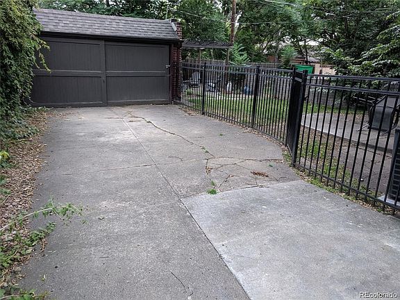 2nd image of 1425 Dexter St
