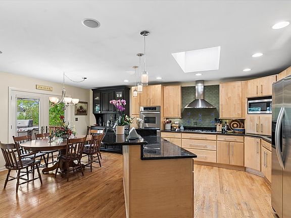 4th image of 122 Mulberry Rd