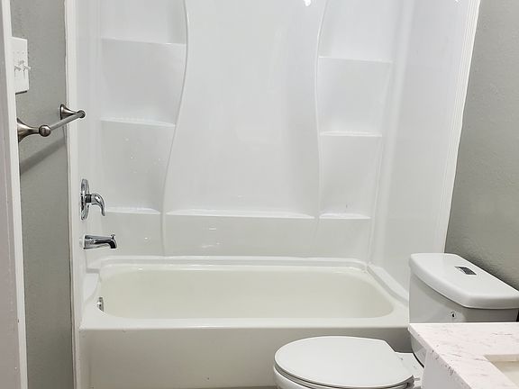 3rd image of 400 E 7th St Unit 8