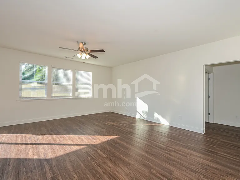 1149 Ashlyn Ct — Photo 7