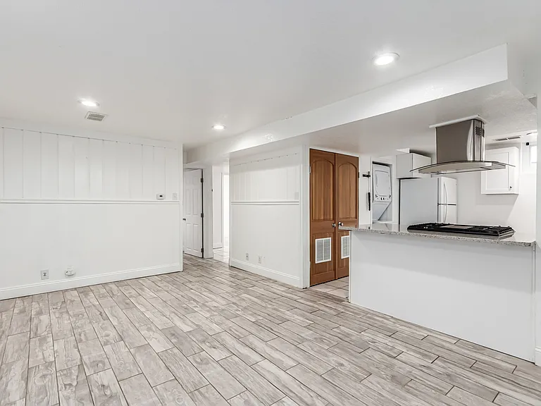 living room/kitchen