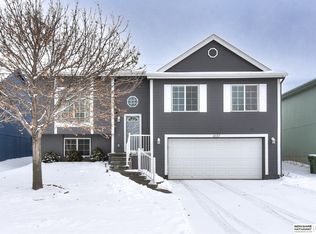 6137 S 190th Ter, Omaha, NE 68135