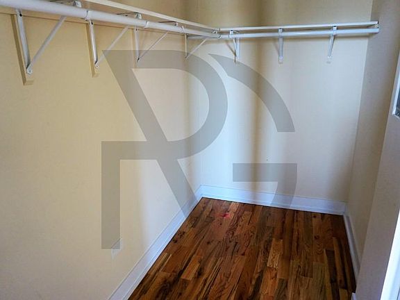 2nd image of 818 W Diversey Pkwy #818Y