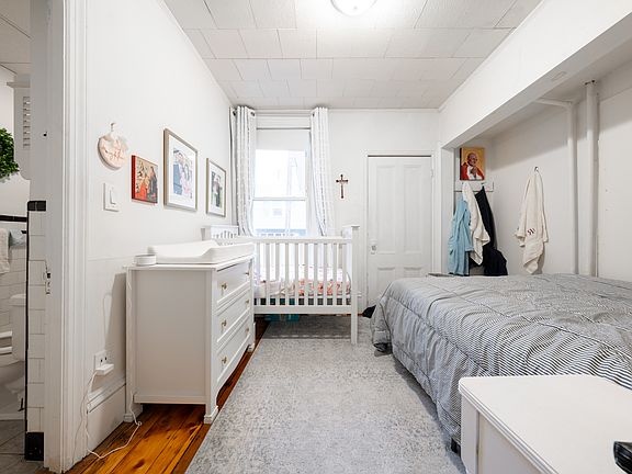 4th image of 3 Prentiss St APT 3