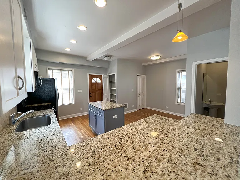 1811 W Cortland St #1A — Photo 8