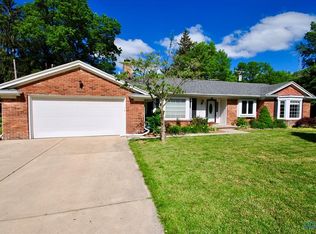 3733 Willowlane Dr, Toledo, OH 43615