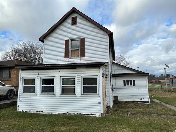 130 McGovern Rd, Houston, PA 15342