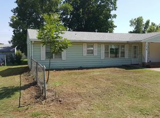 1416 Ivanhoe St, Perry, OK 73077