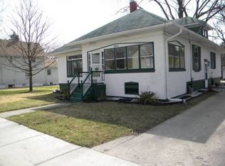 565 Walnut Ave, Elgin, IL 60123