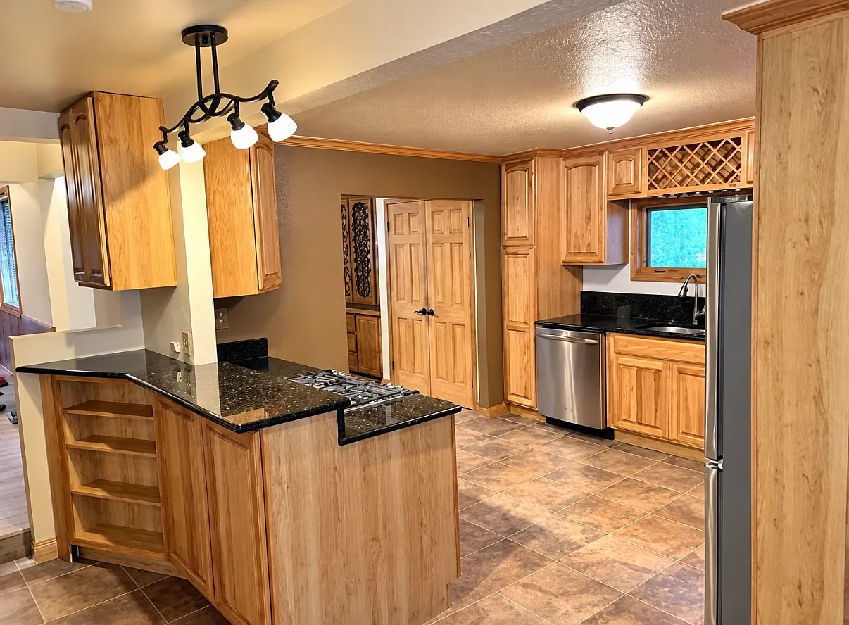 4 bed, 3304 sqft, $2,900 — Photo 3