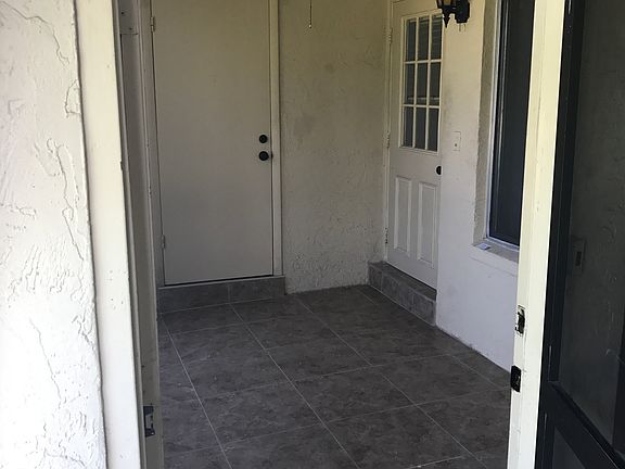 Glass Enclosed Patio/Entry
