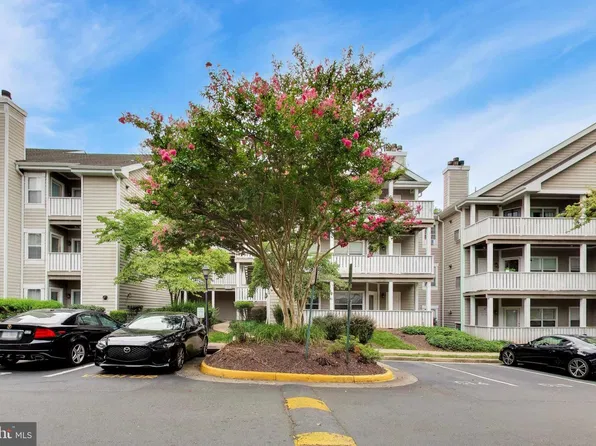 14313 Climbing Rose Way APT 106, Centreville, VA 20121