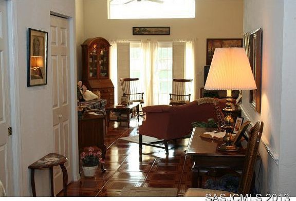 3rd image of 16 San Carlos Dr