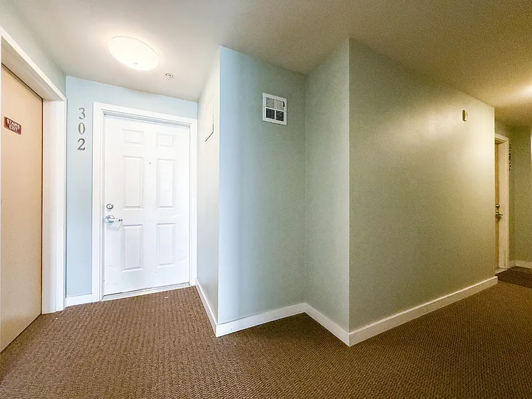 5200 Roosevelt Way NE #302 — Photo 18