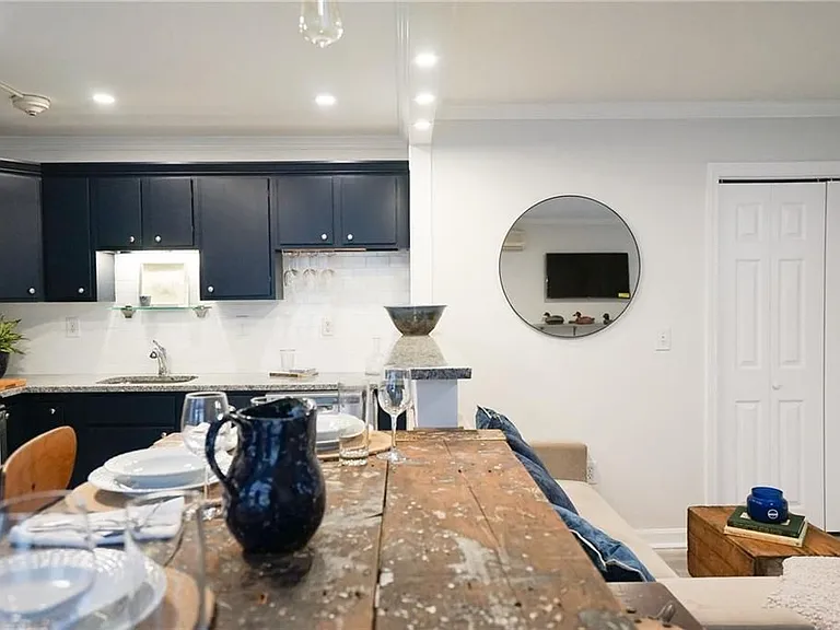 603 Thames St #1 — Photo 12