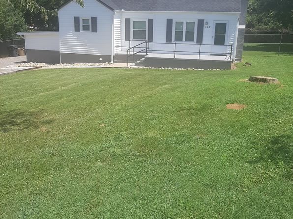 102 Lakeview Dr SW