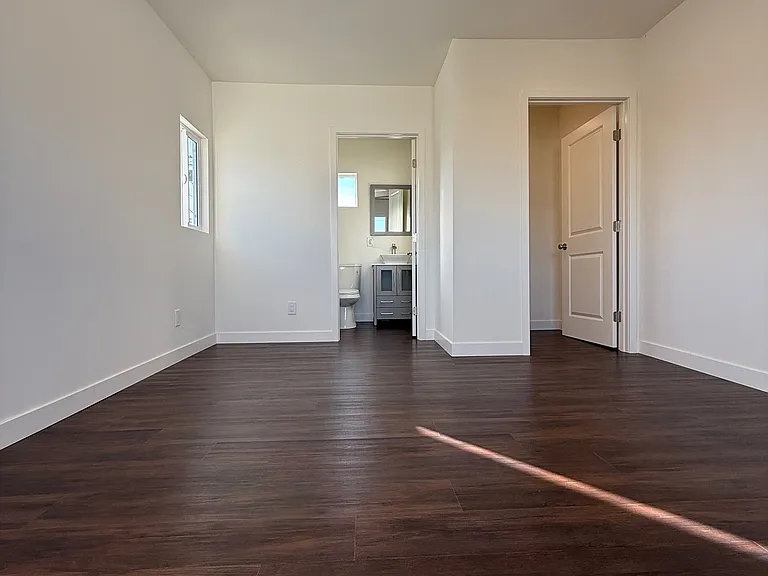 3935 1/2 Arlington Ave #3935-1/2 — Photo 19