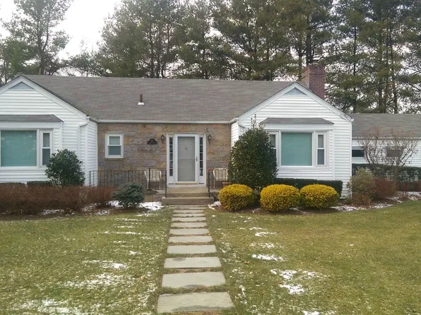 252 Albany Ave, Thornwood, NY 10594