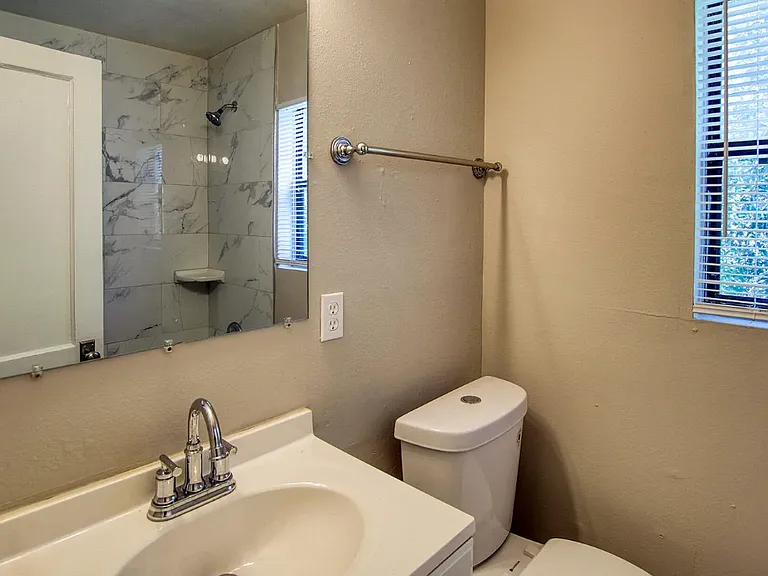 9924 Sunset Dr — Photo 16