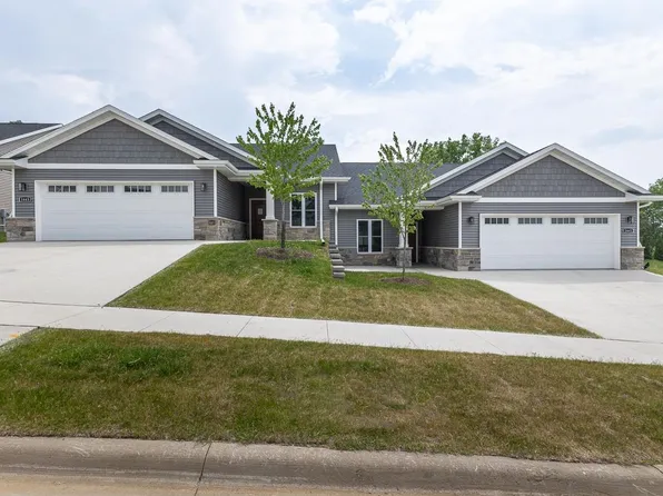 1443 Autumn Ridge Ln, Dubuque, IA 52003