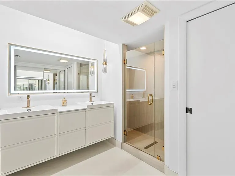 879 Meadowland Dr #C — Photo 30