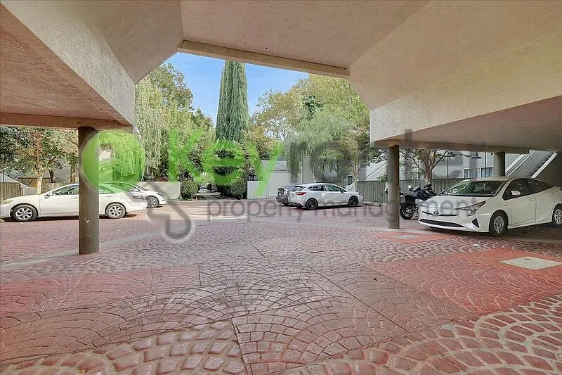 1 bed, 1.0 bath, 586 sqft, $2,300 — Photo 3
