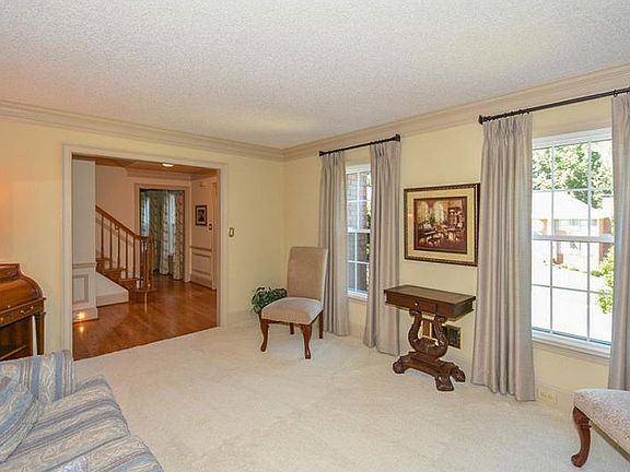 3rd image of 4898 Woodfall Dr