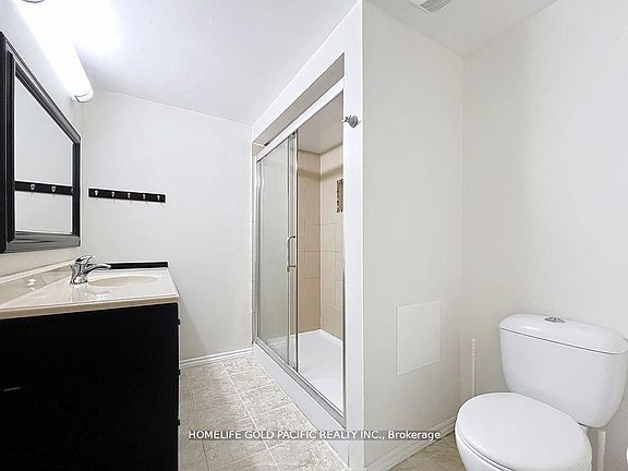 5th image of 42 Stonehill Ct #11