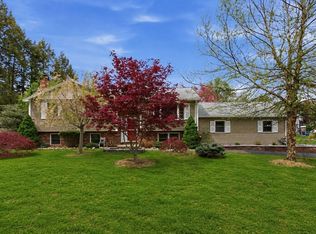 2 Sandspur Ln, North Reading, MA 01864