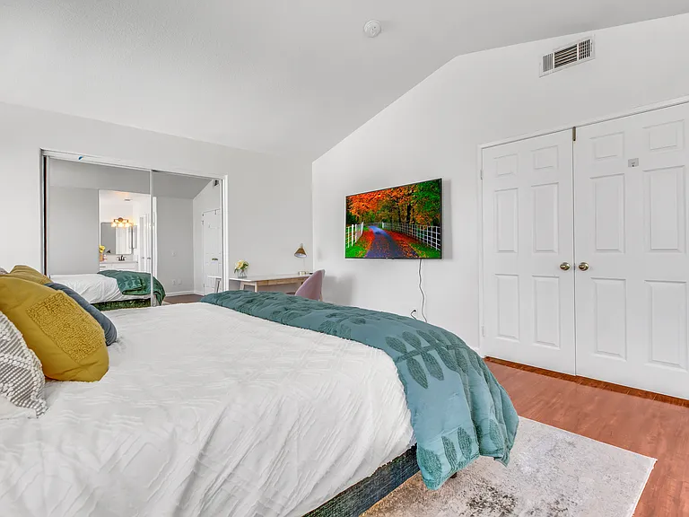 7642 Northrop Dr — Photo 56