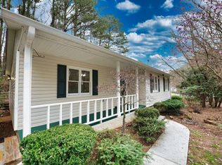 570 Pineland Cir SW, Mableton, GA 30126