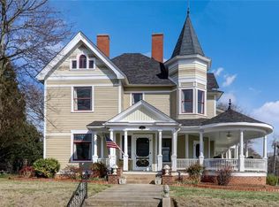 102 W Decatur St, Madison, NC 27025