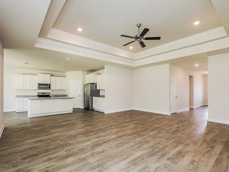 110 London Cir — Photo 2
