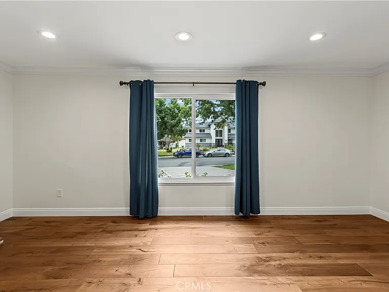 1096 Canyon View Dr — Photo 23