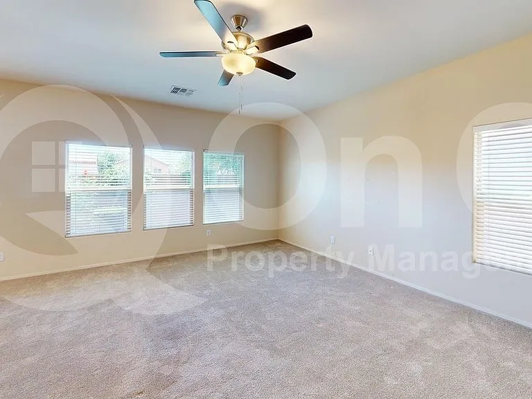10821 W Elm St — Photo 7