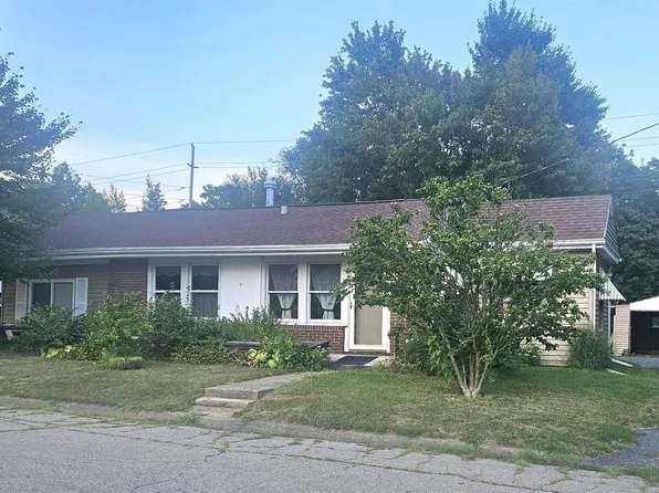 641 Royal Ct, Canton, IL 61520