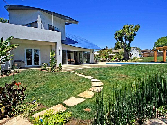 3rd image of 3425 Cabrillo Blvd