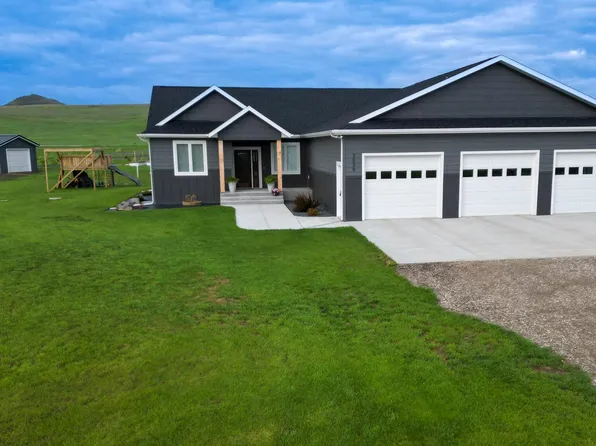3539 Honey Ln, Mandan, ND 58554