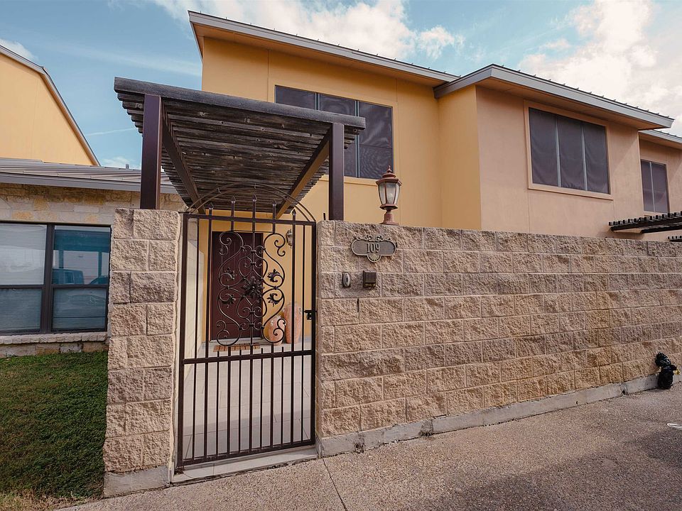 1st image of 1609 Saldana Ave Unit 109