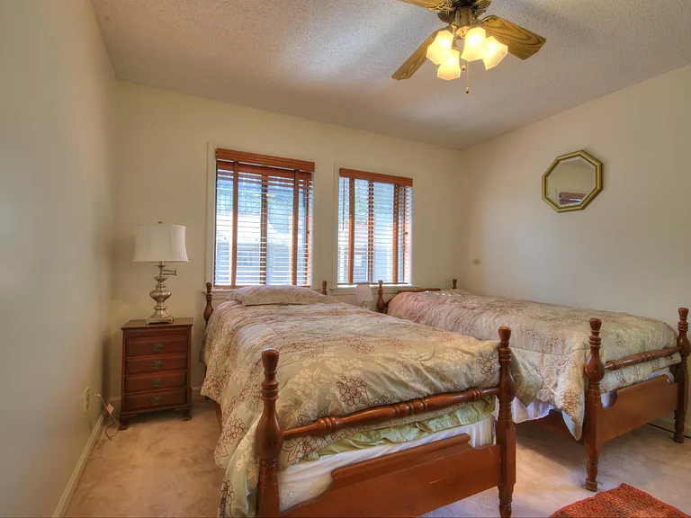 49 Lake Dr #1-M5 — Photo 2
