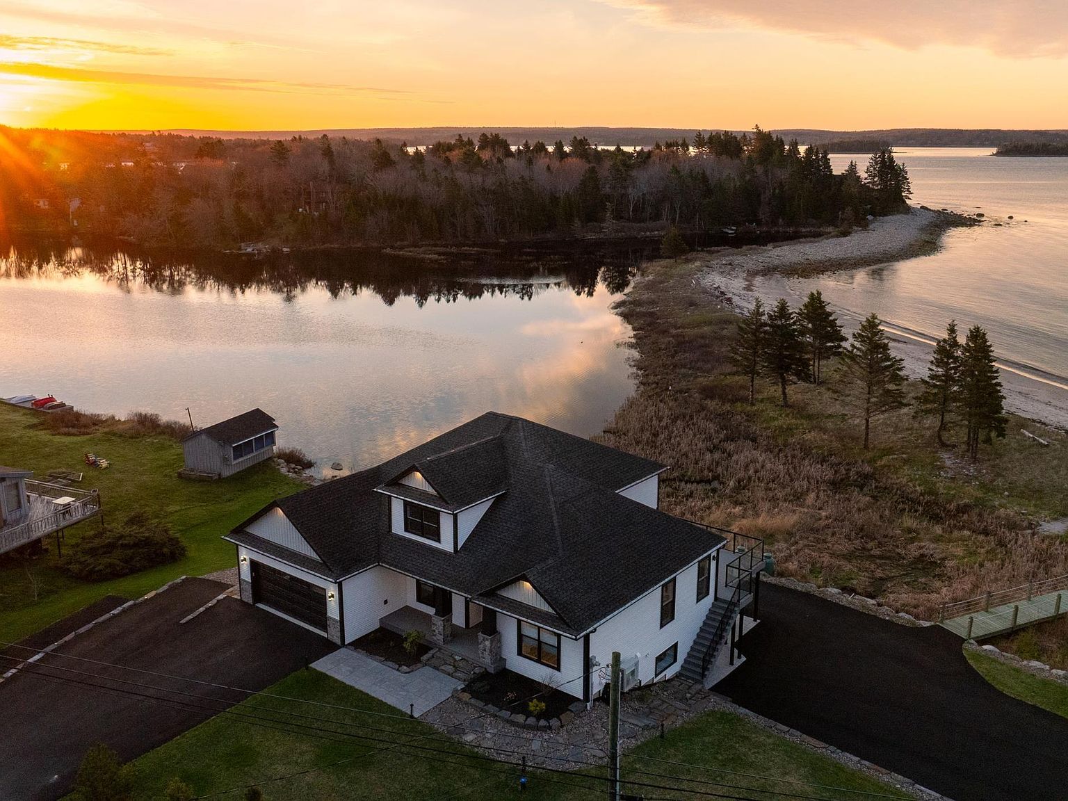 8286 Saint Margarets Bay Rd, Halifax, NS B0J 1T0 | Zillow