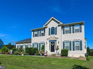 2 Docwill Dr, Barto, PA 19504