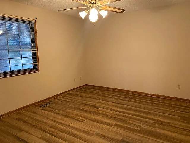 2349 Cottage Dr — Photo 7