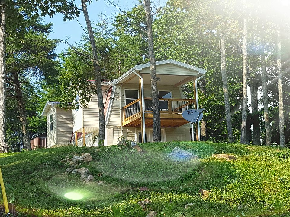 1st image of 236 Sassafras Dr