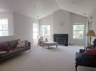 249 Vasser Dr, Piscataway, NJ 08854